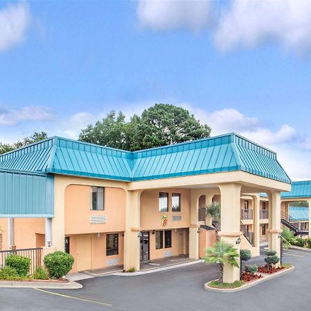 Super 8 By Wyndham Forest Park Exterior photo