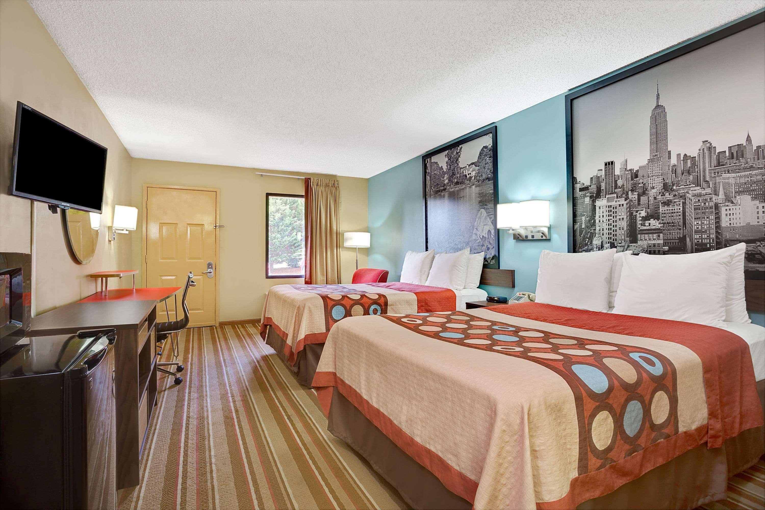 Super 8 By Wyndham Forest Park Exterior photo